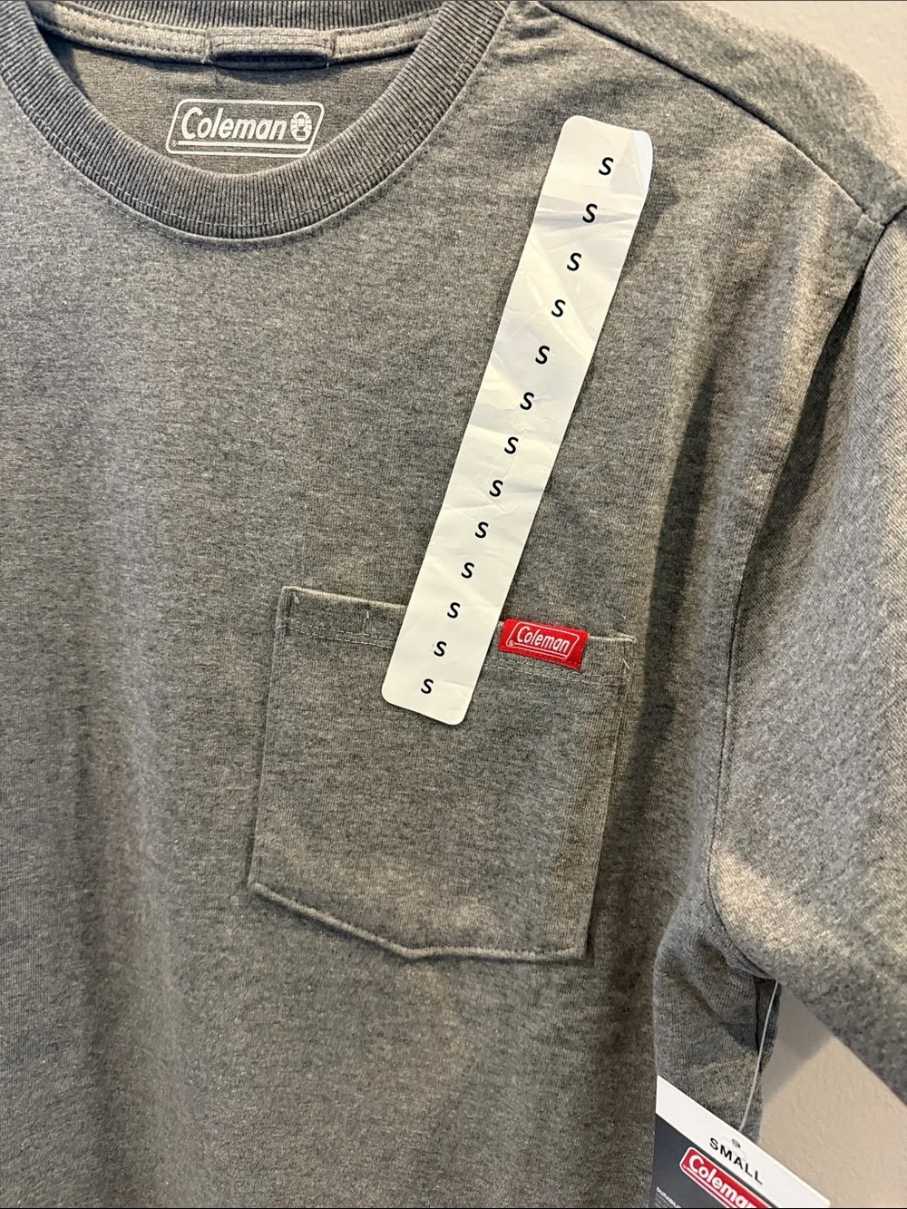 Coleman Gray Short Sleeve Pocket Tee size small